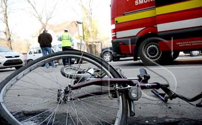Doi bicicliști cu alcoolemii uriașe au ajuns la spital după ce s-au accidentat