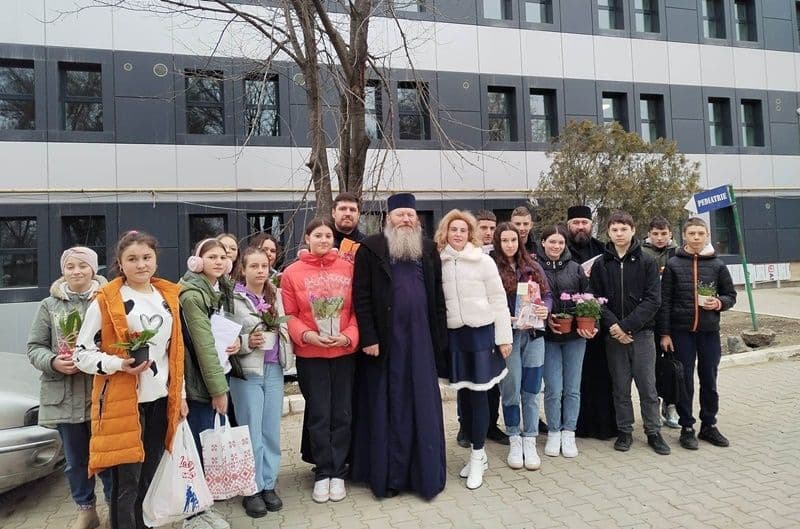 „Un mărțișor pentru fiecare mamă” - activitate Pro - vita Dorohoi în cadrul Proiectului Luna pentru viață – FOTO