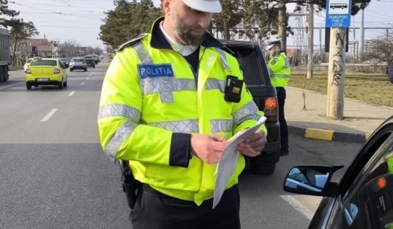 Polițiștii botoșăneni au aplicat sancțiuni de peste 16.000 de lei pentru apelarea nejustificată sau abuzivă a numărului de urgență 112