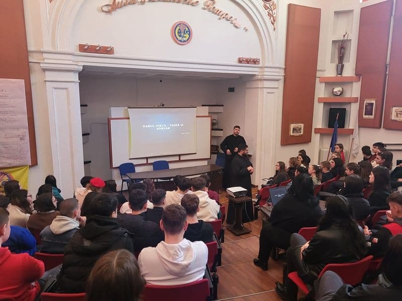 Dezbatere Provita: „Darul Vieții, Taină și Adevăr” în liceele Dorohoiene – FOTO