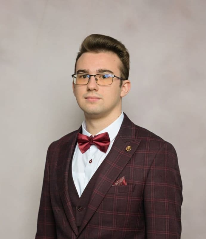 Radu Munteanu de la Liceul „Regina Maria” Dorohoi, trei calificări la etapa națională a olimpiadelor