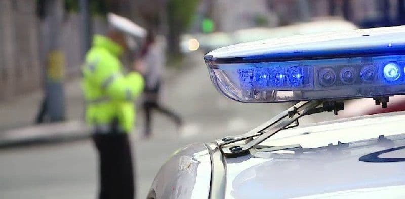 S-a urcat băut la volan și s-a răsturnat cu mașina în afara părții carosabile
