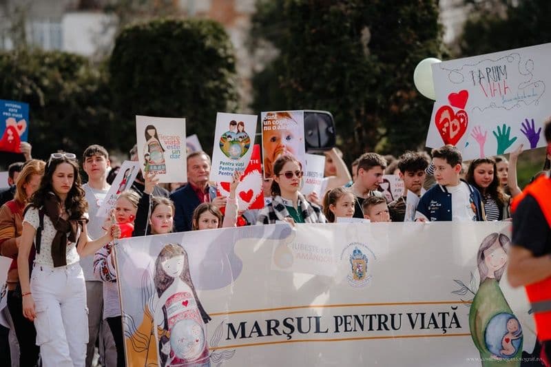 Marșul pentru viață 2024 în municipiul Dorohoi - „Doar împreună construim pentru VIAȚĂ!” - VIDEO / FOTO