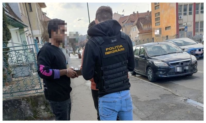 Două societăți comerciale împreună cu alte locuri și medii frecventate de străini, verificate de polițiștii de imigrări din Botoșani