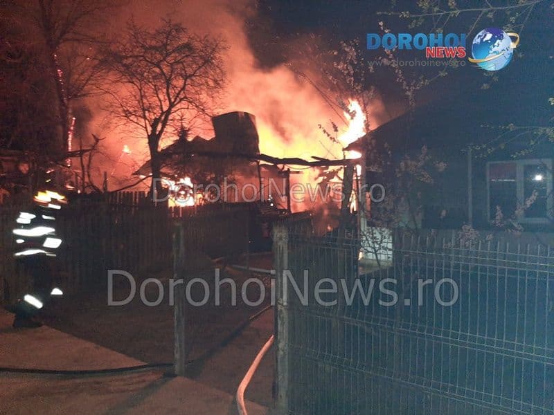 Incendiu violent izbucnit într-o gospodărie din comuna Hilișeu Horia. Mai multe anexe au fost cuprinse de flăcări - FOTO