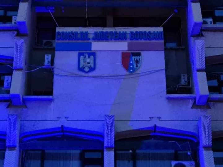 De Ziua Mondială de Conştientizare a Autismului, Consiliul Județean iluminează în albastru Palatul Administrativ