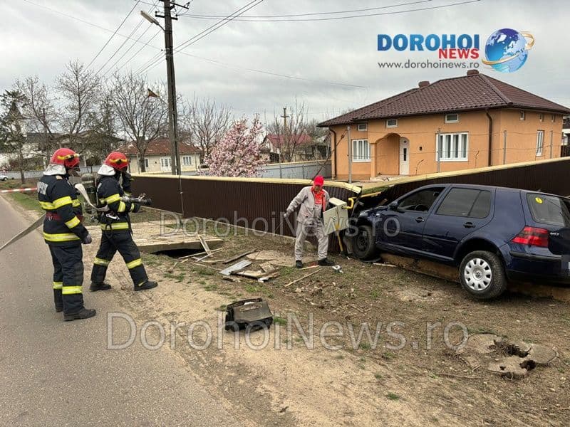 Pompierii au intervenit de urgență după ce o mașină a rupt o conductă de gaz din Broscăuți - FOTO