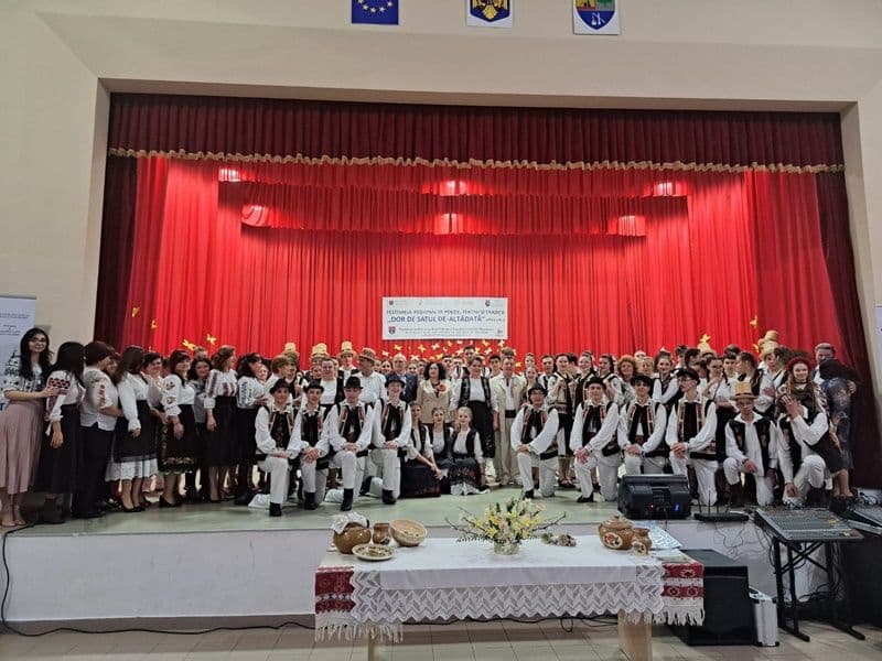 Ansamblul „Mugurelul-Mărgineanca” prezent la Festivalul Național „Dor de satul de-altădată” derulat la Șomcuta Mare - FOTO
