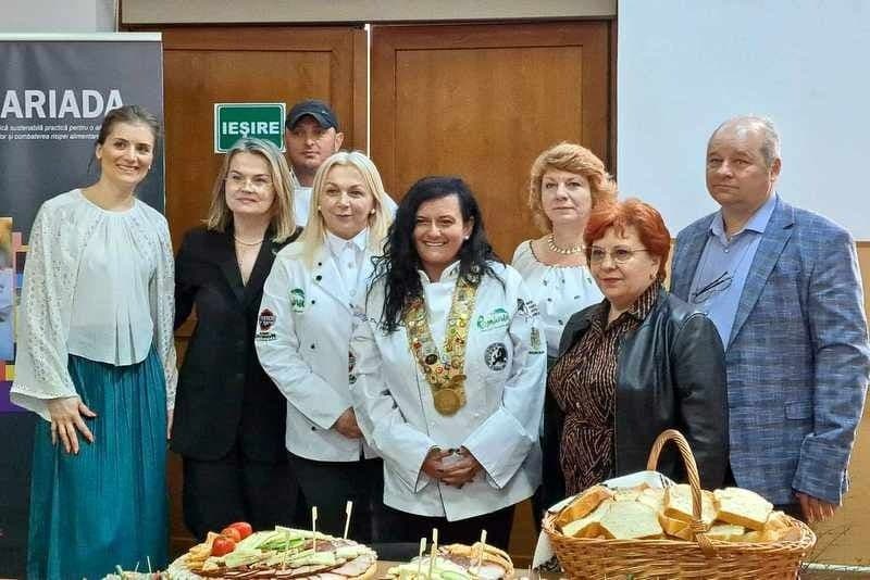Workshop susţinut de Dr. Iulia Drăguț la Liceul Tehnologic „Alexandru Vlahuţă” Şendriceni - FOTO