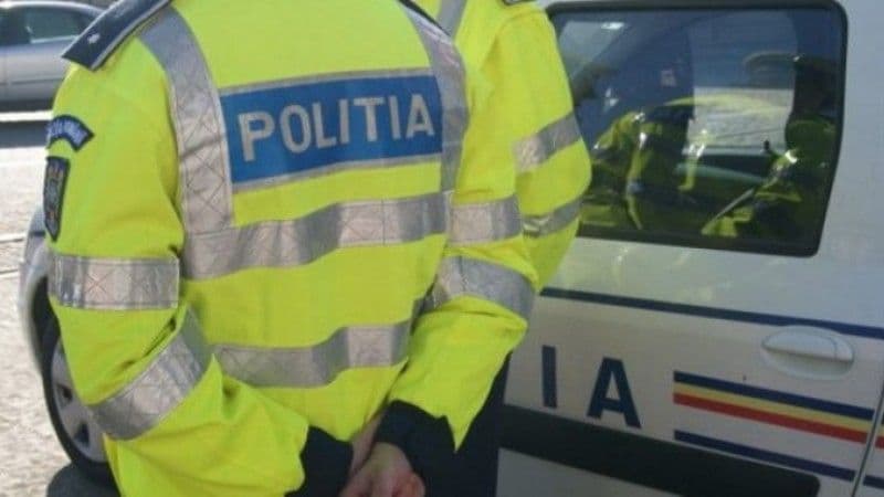 Șofer lăsat fără permis și amendat cu 2000 de lei pentru transport ilegal de persoane