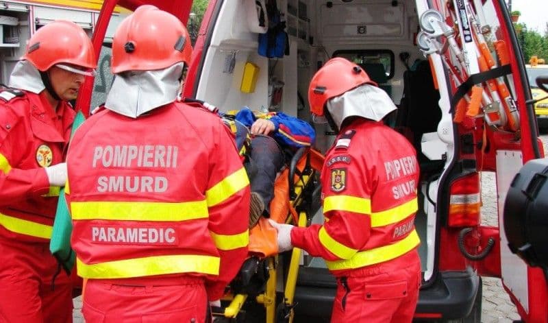 Pieton sub influența alcoolului, acroșat de un auto în timp ce traversa prin loc nepermis