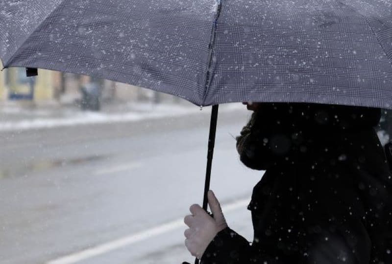 Meteorologii au emis o informare meteo de răcire semnificativă, averse, descărcări electrice și vânt