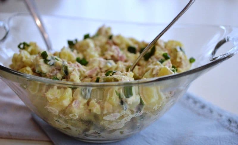 Salată de cartofi cu ton și maioneză