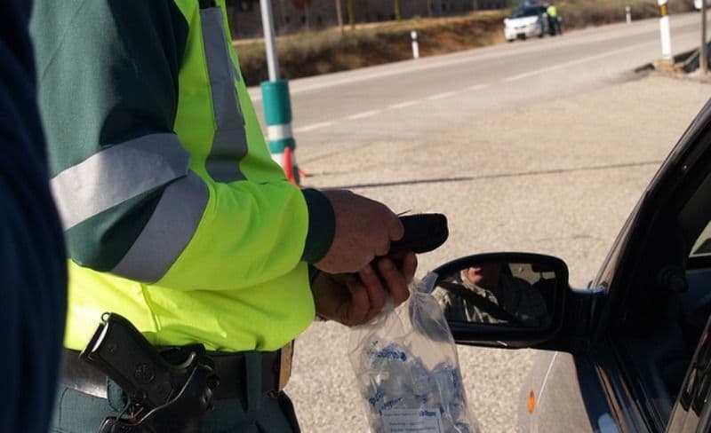 Șofer oprit pentru viteză la Vârfu Câmpului, depistat drogat