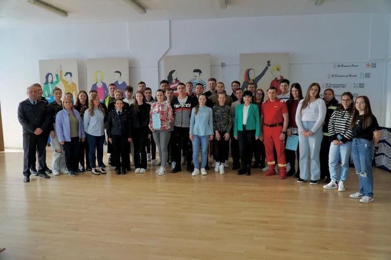 O nouă serie de voluntari pregătită să participe la misiuni, alături de pompieri - FOTO