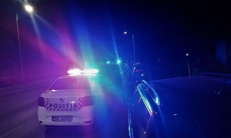 Urmărire cu focuri de armă în Dorohoi. Un șofer cu produse de contrabandă în mașină a fost greu de oprit