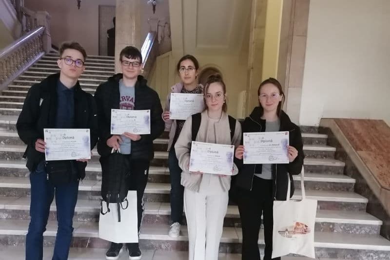 Succes al liceenilor de la „Regina Maria” Dorohoi la Concursul de chimie „Magda Petrovanu” - FOTO