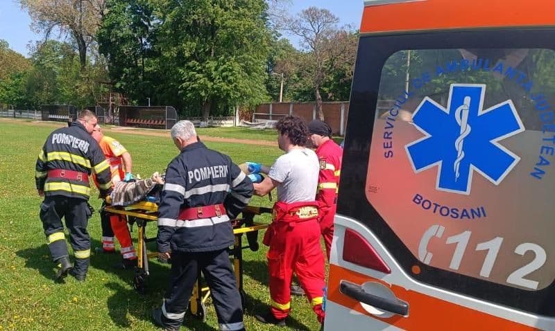 Femeie de 68 de ani preluată de urgență de elicopterul SMURD de la Dorohoi – FOTO