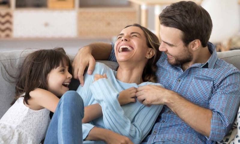 Este Ziua mondială a râsului. Și nu e glumă: medicii au descoperit că râsul chiar este cel mai medicament