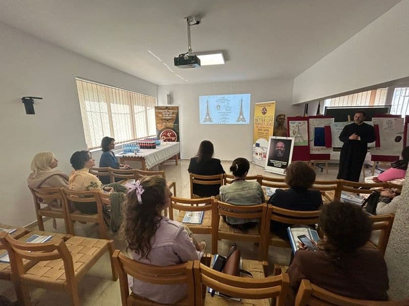 Cercurile metodice ale profesorilor de limba franceză și engleză reunite în activități la Seminarul Teologic din Dorohoi - FOTO