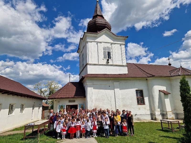 Biserica și școala, o șansă de dăinuire a satului românesc