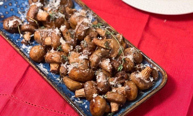 Ciuperci la cuptor cu usturoi și otet balsamic
