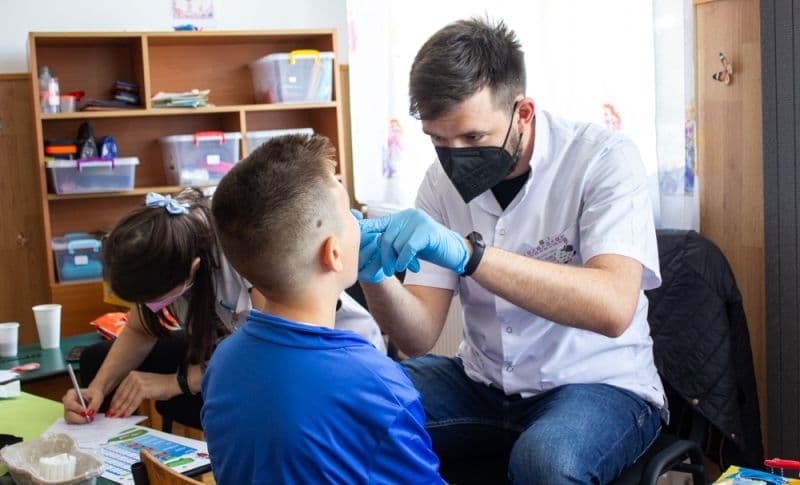 DAS Dorohoi scoate la concurs patru posturi de medici școlari cu jumătate de normă la Cabinetele Medicale Şcolare