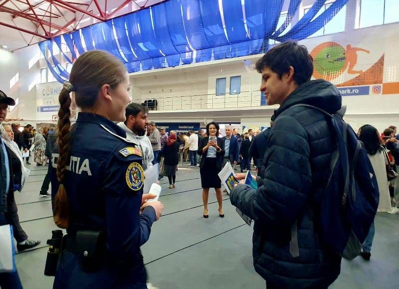Activitățile de promovare a profesiei de polițist continuă pe tot parcursul anului