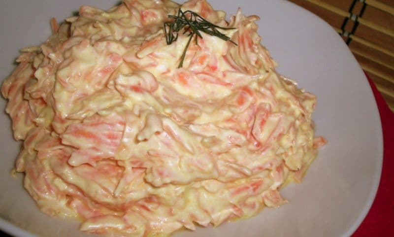 Salată turcească cu morcovi și iaurt