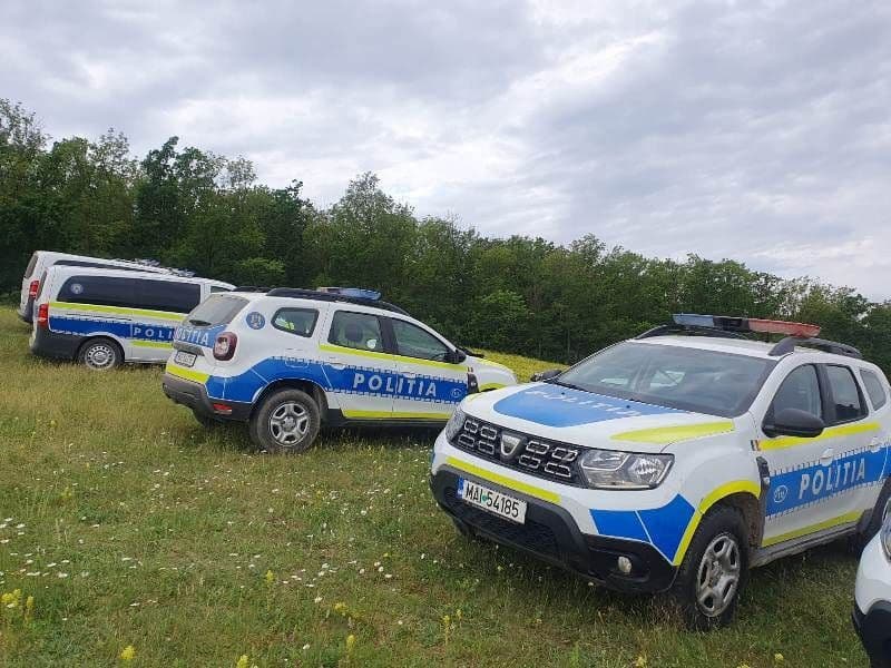 Copila de 8 ani dispărută ieri, găsită moartă într-o lizieră de salcâmi. Maria plecase la o rudă şi nu s-a mai întors acasă