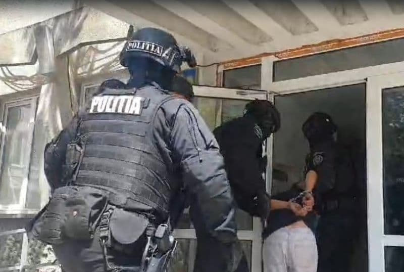 Bărbatul acuzat de violarea și uciderea fetiței de 8 ani din Albești a fost capturat de polițiști - FOTO