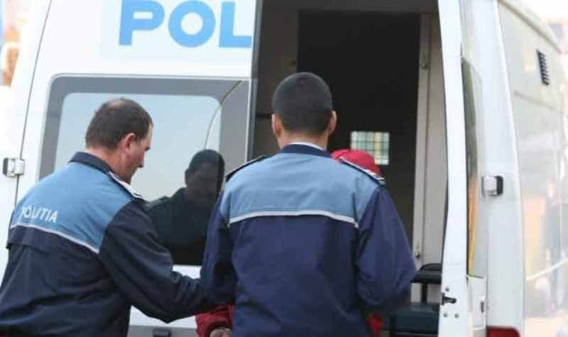 Bărbat reținut pentru furt calificat după ce a intrat într-o casă și a furat un telefon mobil, laptopuri, bijuterii și produse cosmetice