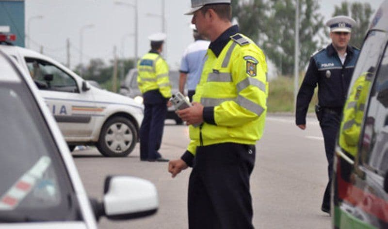 Șoferii care efectuează depășiri periculoase, vizați de polițiști