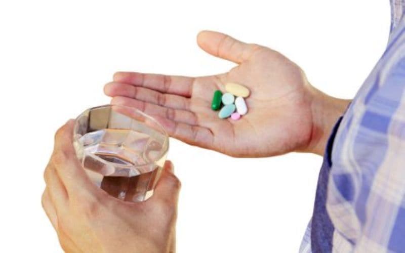Ce trebuie să știm înainte să luăm medicamente
