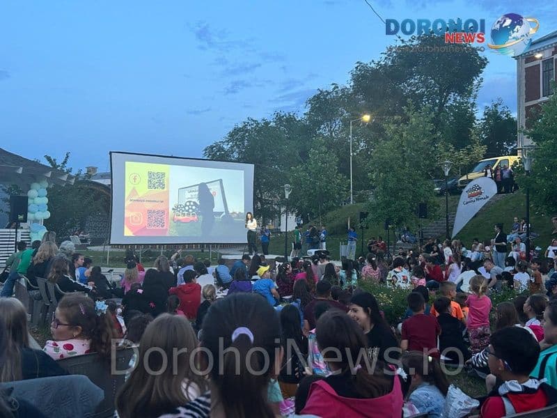 O seară de film pentru micii dorohoieni - FOTO