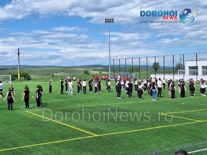 Nostalgia anilor de aur și energia viitoarelor legende s-au întâlnit la noua bază sportivă a Dorohoiului - FOTO