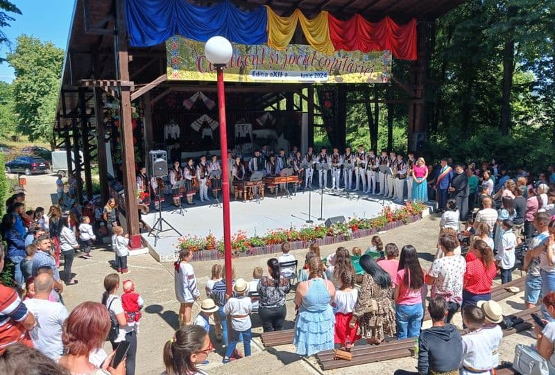 Sărbătoarea inocenței la Suharău - FOTO