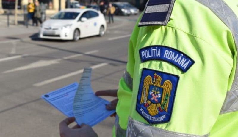 Peste 30 de permise de conducere reținute de polițiști în weekendul care a trecut