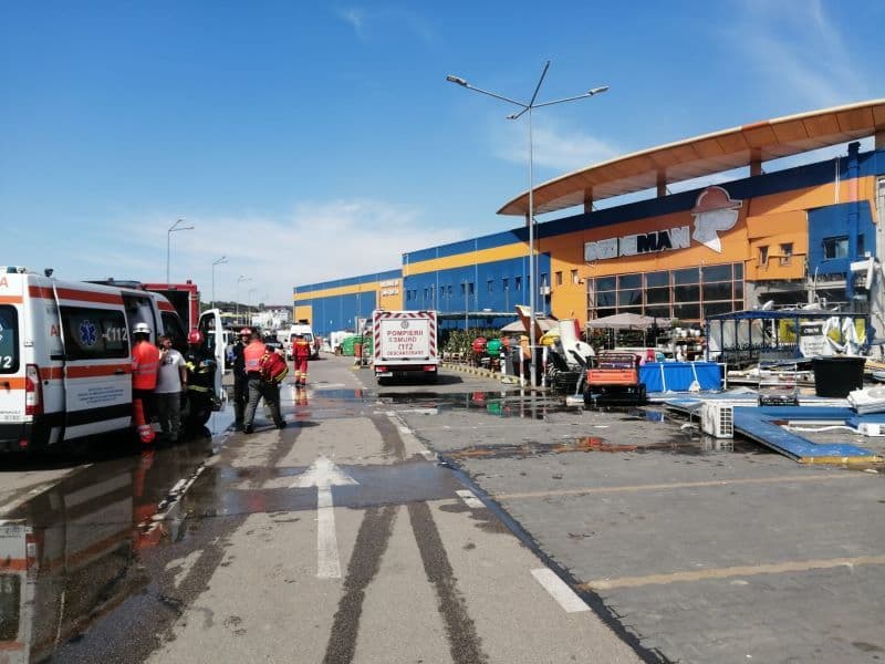 Explozie Dedeman Botoșani: În acest moment sunt 12 victime. A fost solicitat elicopterul SMURD