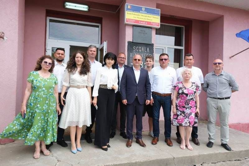 Lucian Trufin: „Mergeți la vot! Alegeți înțelept, alegeți continuarea dezvoltării județului nostru!” - FOTO