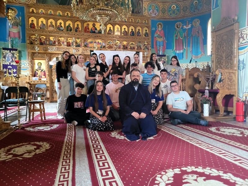 Seminare de formare găzduite de Parohia „Sfinții Constantin și Elena” din Dorohoi - FOTO