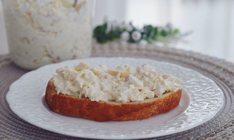 Salată de țelină cu piept de pui 