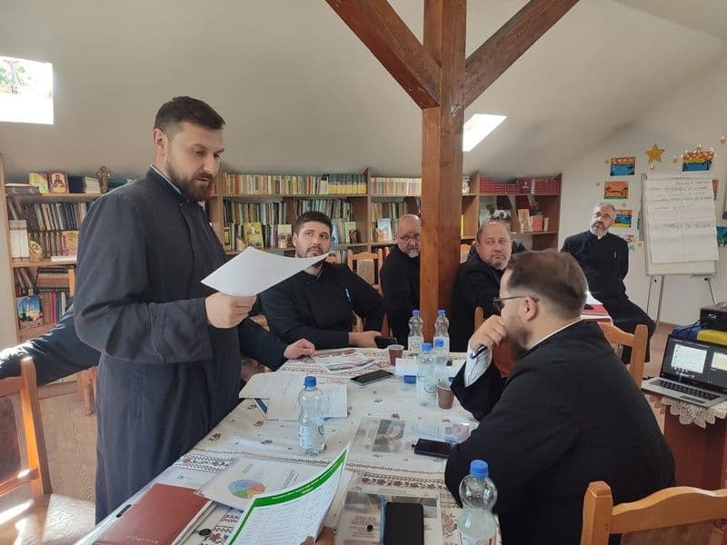 Atelier de formare catehetică pentru preoții din Protopopiatele Dorohoi și Darabani - FOTO