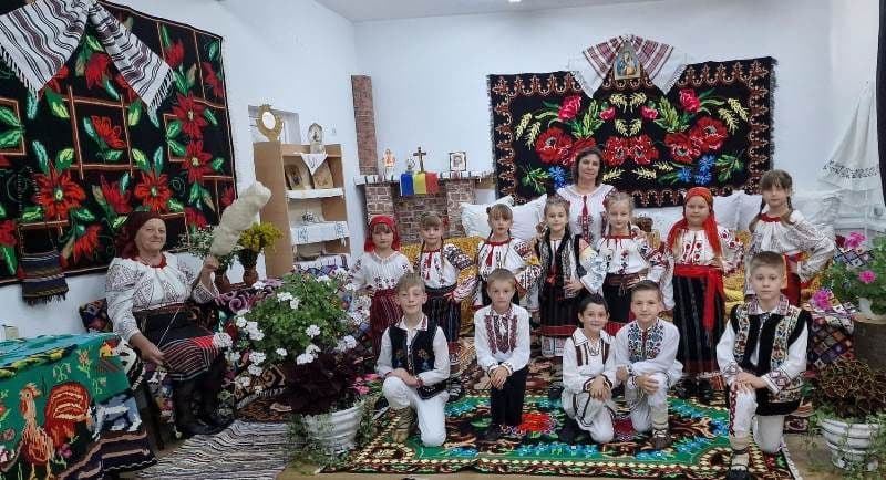 Ziua Universală a Iei sărbătorită la „Șezătoarea românașilor” la Școala Gimnazială nr. 1 Vorniceni - FOTO