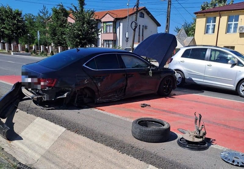 Trei mașini au fost avariate în urma unui accident la Flămânzi - FOTO