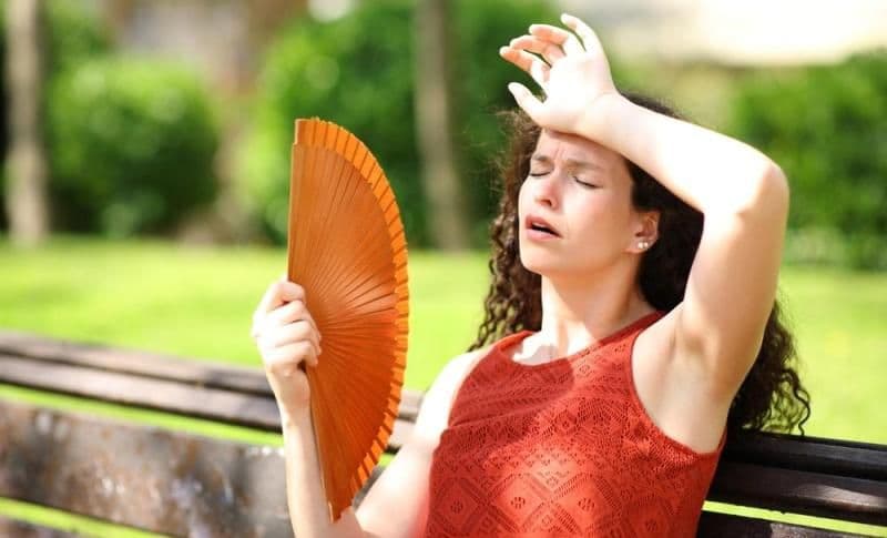 Un nou val de aer tropical peste România. Temperaturile resimţite vor trece de 40 de grade