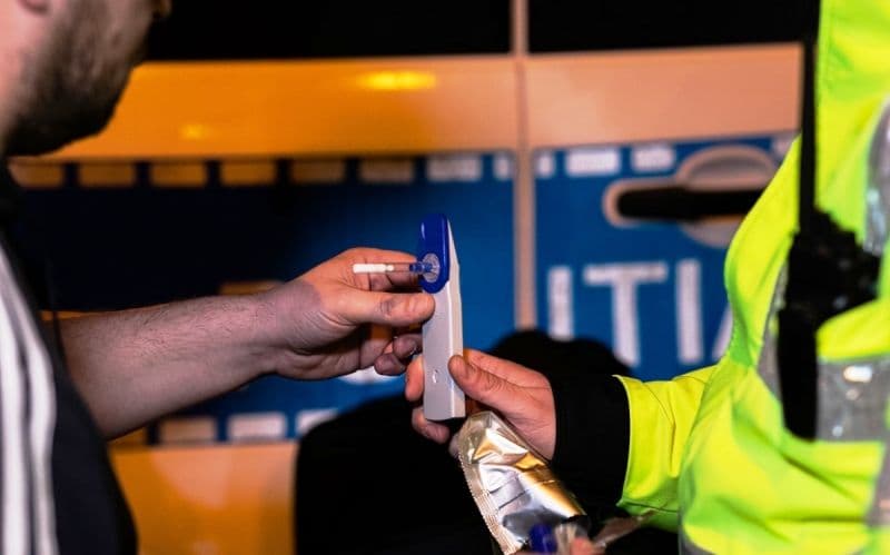Poliția nu mai are drept să țină permisul auto. Șoferii iertați după 72 de ore