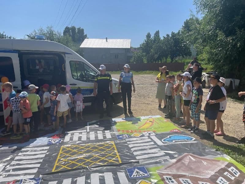 Polițiștii botoșăneni alături de copiii aflați la Școala de Vară
