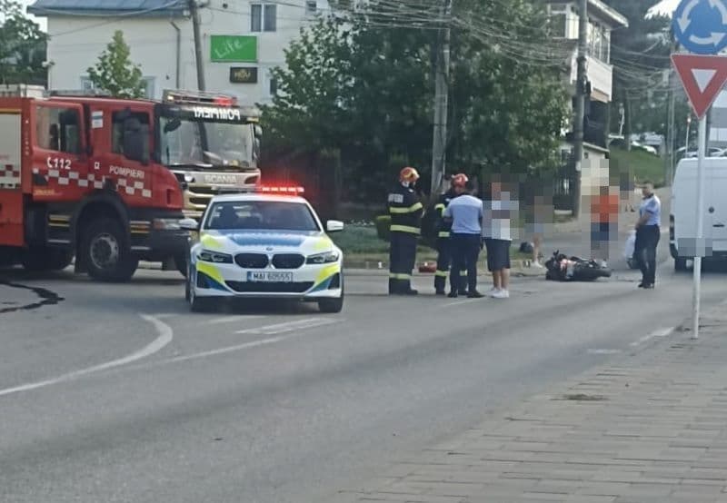 Tânără de 19 ani care conducea o motocicletă rănită într-un accident la Dorohoi - FOTO