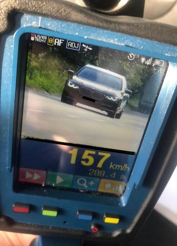 Nu a oprit la semnalele polițiștilor dorohoieni după ce s-a urcat la volan fără a avea permis de conducere